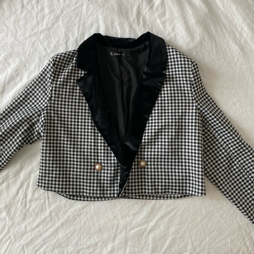 Cropped Gingham Button Blazer